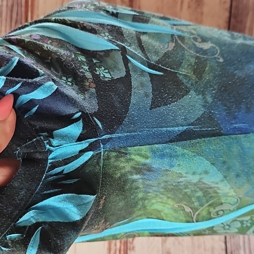 BLUE & GREEN GEOMETRIC FLORAL STUDDED SHORT SLEEVE PULLOVER TOP - Picture 5 of 9